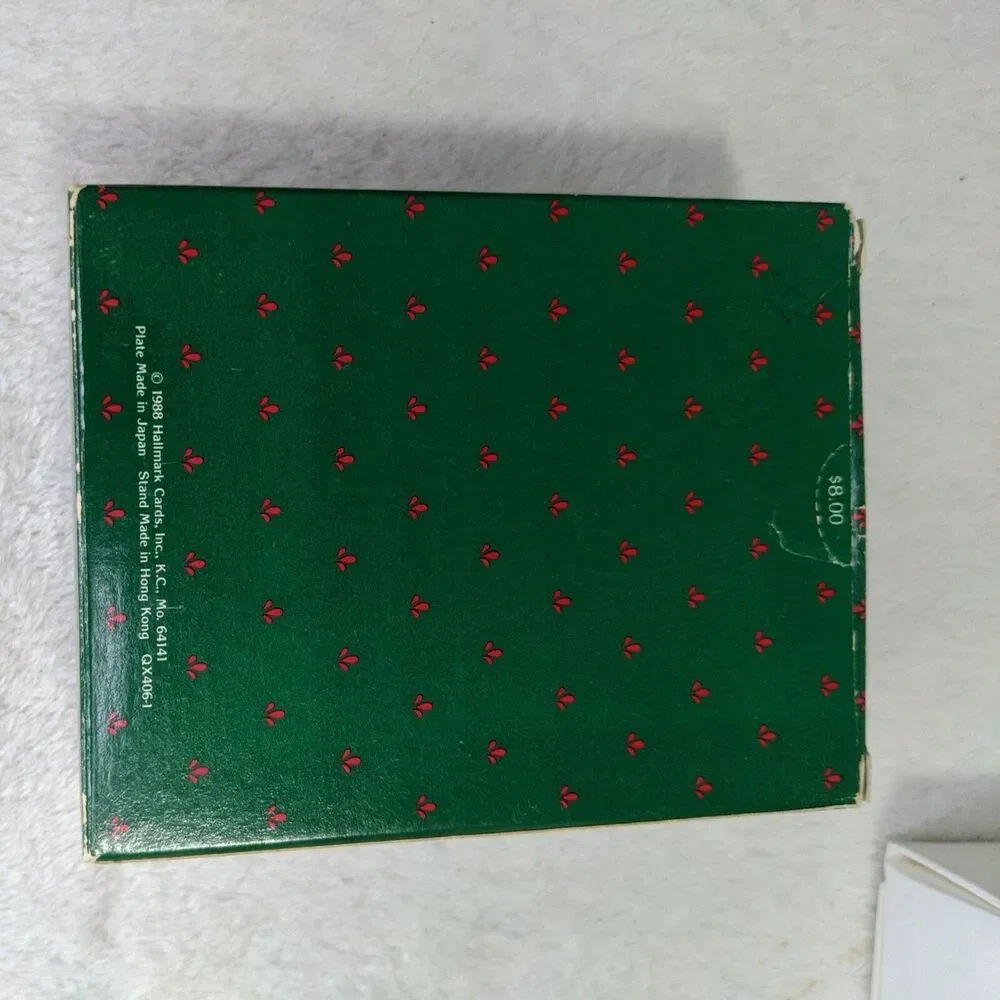 Hallmark Waiting For Santa Plate w/Stand Keepsake Ornament VTG 1988 w/Box